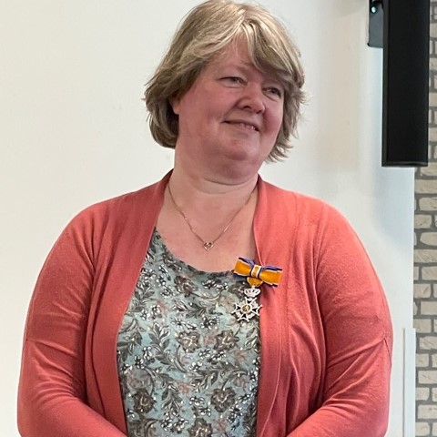 Evelien Zweekhorst benoemd tot Ridder In De Orde Van Oranje Nassau